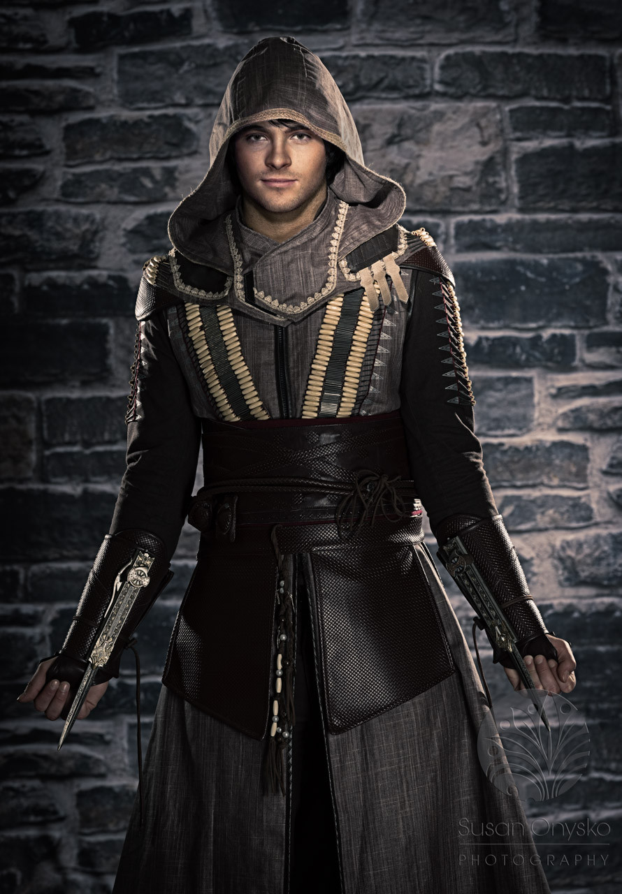 Aguilar Assassins Creed Cosplay